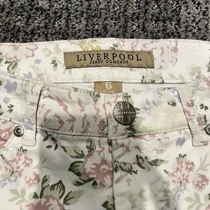 Liverpool floral Capri size 6